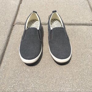 Taos Dandy Charcoal Wash Sneaker Size 8.5